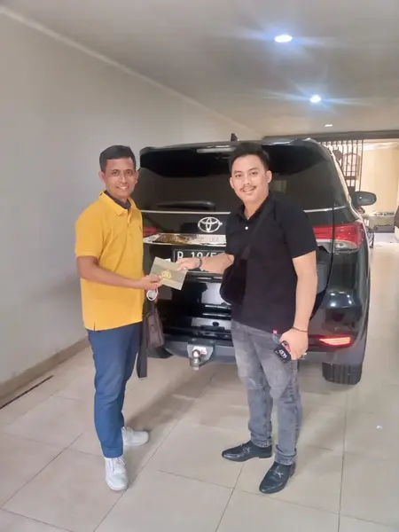 sales toyota ciputat